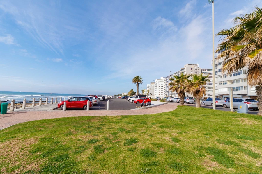 To Let 1 Bedroom Property for Rent in Mouille Point Western Cape